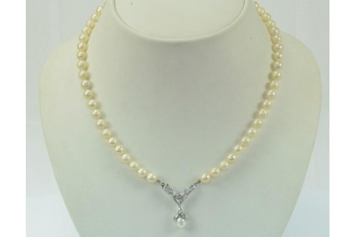 Perlencollier mit Brillanten Diamanten 0,10 ct. in aus 18 Kt. 750 er Gold 46 cm