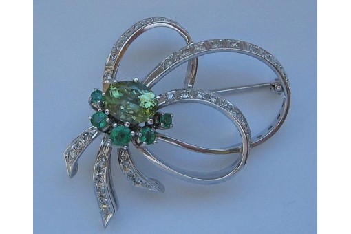 Ansteck Nadel Brosche mit Peridot Diamanten Smaragde in 14 Kt 585 er Weiß gold