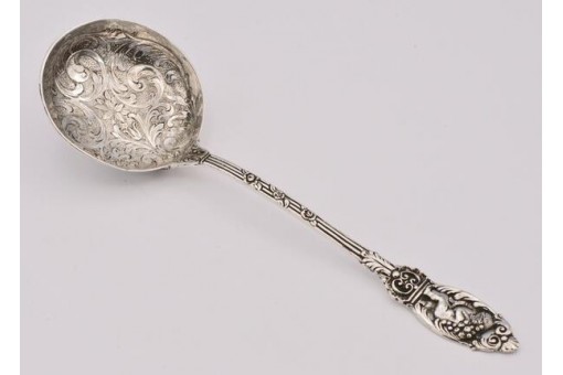 Vorlegelöffel Zierlöffel ziseliert in 800 Silber antik um 1900