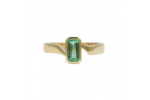 Ring mit kolumbianischem Smaragd Emerald 0,73 ct. in 18 Kt. 750 Gold Gr. 56,5