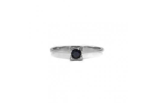 Ring mit Safir und 4 Diamanten in 18 Kt. 750 Weißgold Gr. 52