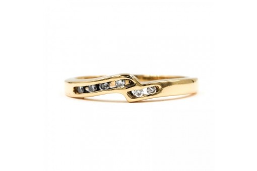 Ring mit 5 Brillanten Diamanten 0,09 ct. in 18 Kt. 750 Gold 52 RAR