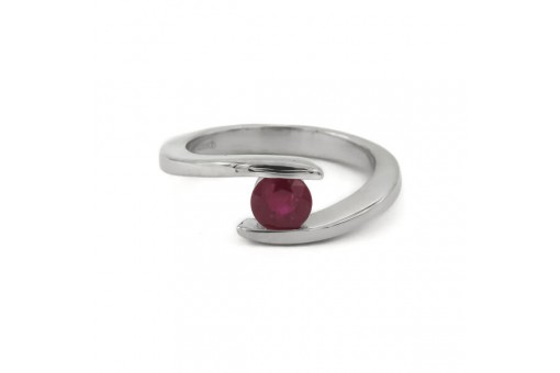 Ring mit Rubin ruby Solit&auml;r in 14 Kt. 585 Wei&szlig;gold Gr. 49
