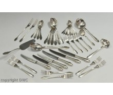 41 tlg. Besteck aus in 800 er Silber Messer Gabel Löffel Vorleger Kelle antik .