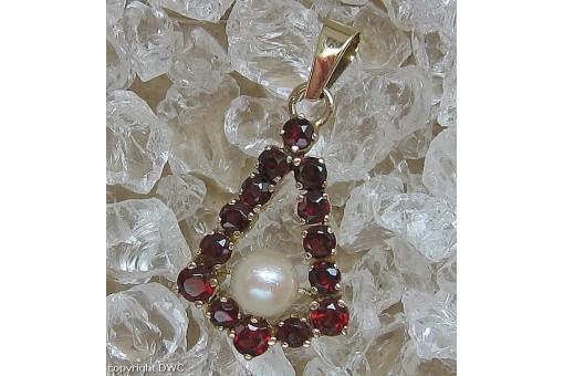 Anh&auml;nger mit Perle Perlen Pearl Granat in aus 333 er Gold Damen Tracht antik