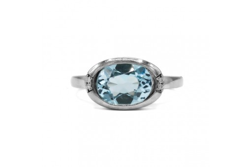 Ring mit Aquamarin 2,0 ct. und 4 Brillanten 0,02 ct. in 18 Kt. 750 WG Gr. 55