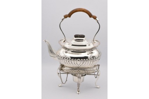 Teekanne mit St&ouml;vchen England Sheffield 1896 in 925 Silber Mappin & Webb .