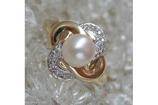 Ring mit Perle Perlen Diamanten Diamant Brillant in 9 Kt. 375 er Gold 56
