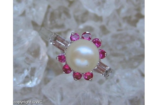 Ring mit Perle Rubine Kristalle in aus 18 Kt 750 er Gold Gr&ouml;sse 55 top!