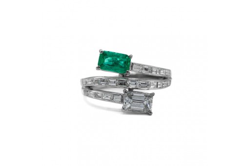 Ring mit Smaragd und Diamanten in 18 Kt. 750 Wei&szlig; gold mit DPL  DSEF Expertise