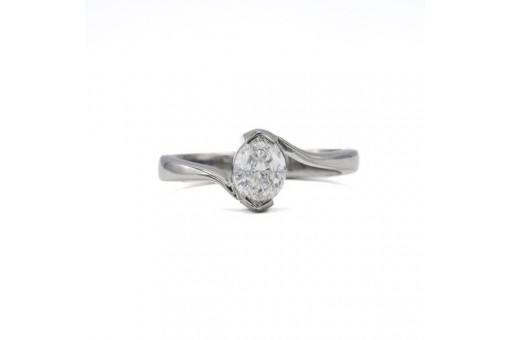 Ring mit Diamant Marquise-Navette 0,77 ct. DPL & IHK Gutachten 750 Gold 55