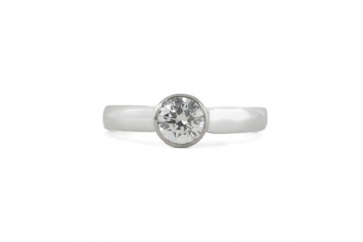 Ring mit Brillantsolit&auml;r 0,72 ct. in 18 Kt. 750 Wei&szlig;gold EGL Zertifikat Gr. 53