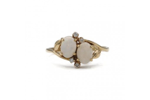Ring mit  Vollopalen und 4 Brillanten Diamanten in 14 Kt. 585 Gold Gr. 60