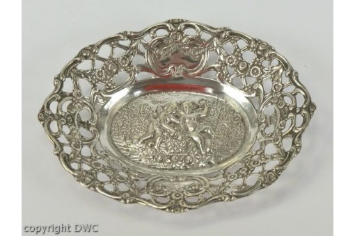 Antike Anbietschale Silberschale Schale in aus 835 Silber mit Pärchenszene Antik