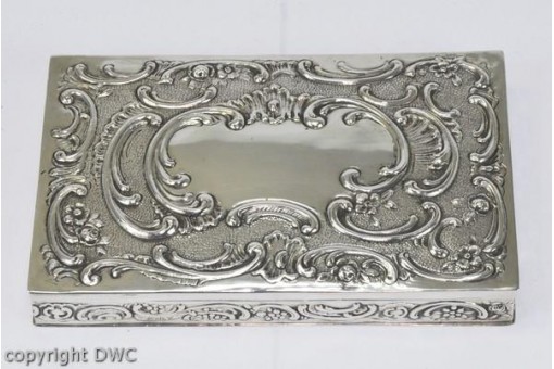 Schmuckdose Silberdose Dose mit Verzierung aus 800er Silber um 1900 Antik 